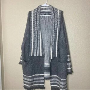 Zara womens gray knit cardigan size medium -FINAL